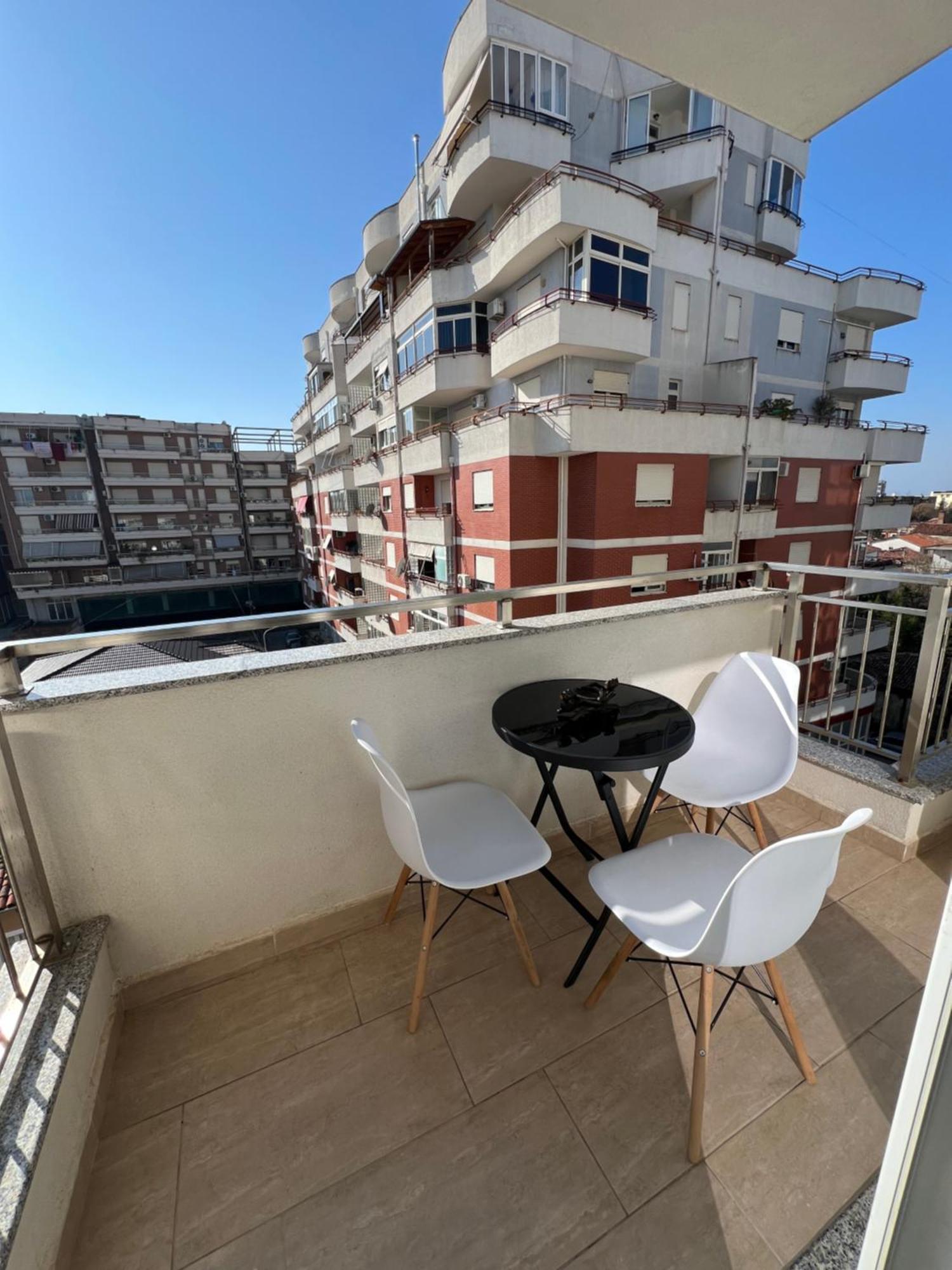 Moon Center Apartment *