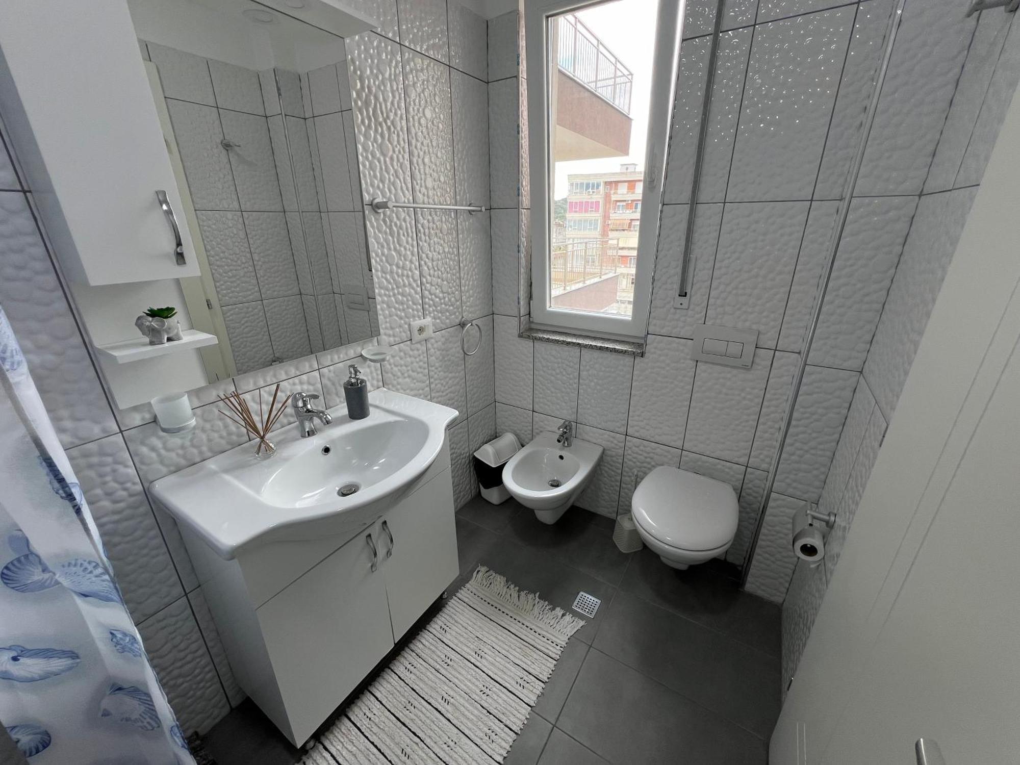 Moon Center Apartment *